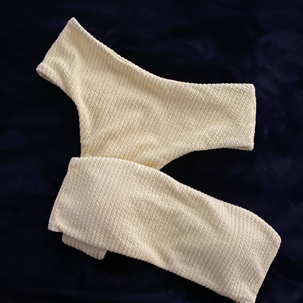 High Waisted Ribbed Bikini - Picture 4 of 5